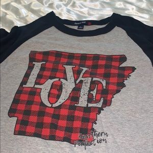 Three-quarter sleeve shirt